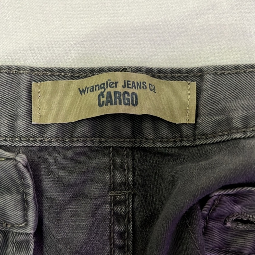 Wrangler Men’s Dark Grey Cargo Pants Sized 42 x 30 - Picture 3 of 6